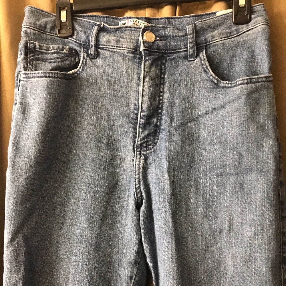 Jeans - Women’s Lee pre-washed straight leg